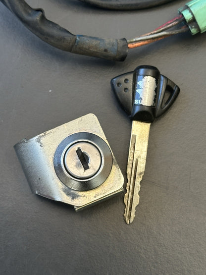 Suzuki GSXR 1000 Lockset Ignition ECU Key Top Yoke 2009-2016 2010 GSXR lock Set