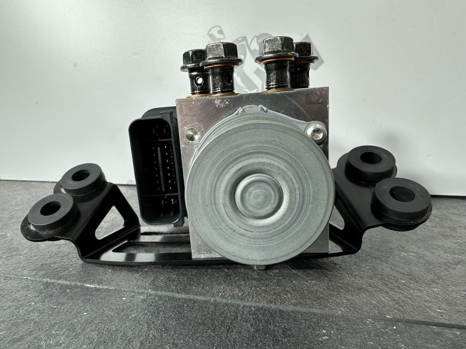 Yamaha R125 R 125 2024 ABS Pump Actuator Regulator 6890 Mile 2023-2025 OEM