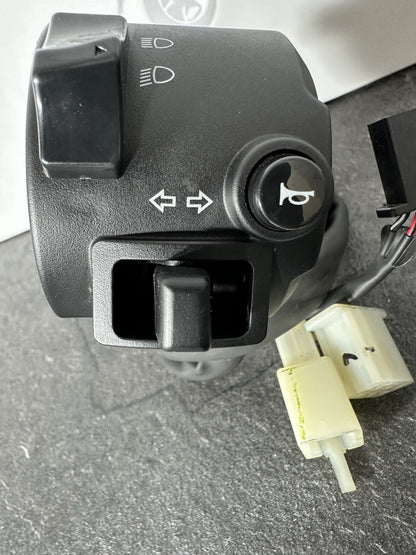 Yamaha R125 R 125 2024 Left Switchgear Controls Switches 6890 Mile 2023-2025 OEM