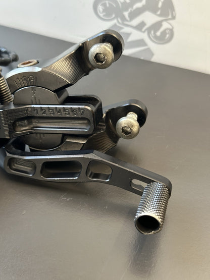 Suzuki GSXR1000 09-11 K9 L0 L1 Gilles VCR Black Adjustable RIGHT REARSET *ONLY*