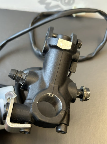 TRIUMPH SPEED TRIPLE 1050 FRONT BREMBO BRAKE MASTER CYLINDER  2011-2015 BREMBO