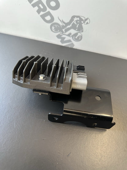 TRIUMPH SPEED TRIPLE 1050 Regulator Recitfier 2011 - 2015 1050 Regulator OEM