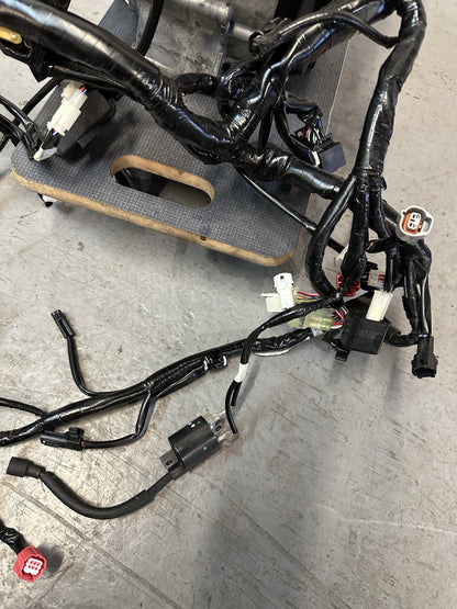 Yamaha R125 R 125 2024 Engine & Loom *FULLY RUNNING* 6890 Miles 2023-2025 OEM