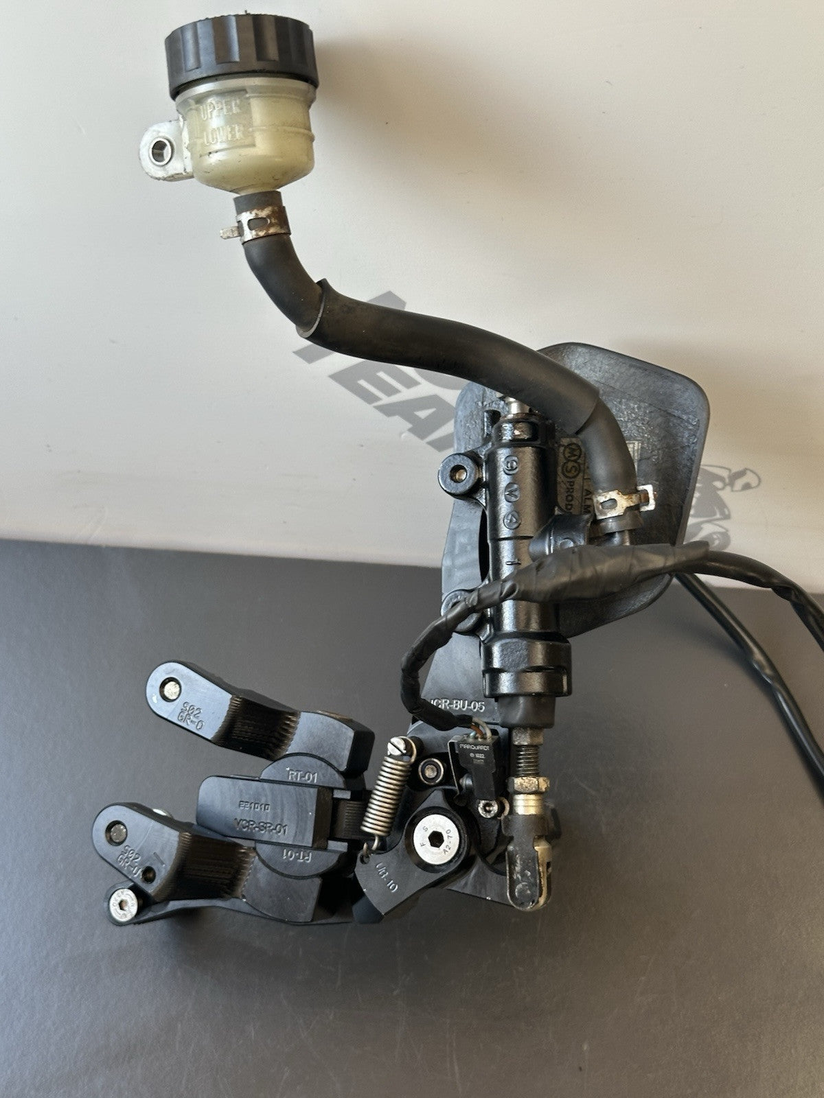 Suzuki GSXR1000 09-11 K9 L0 L1 Gilles VCR Black Adjustable RIGHT REARSET *ONLY*