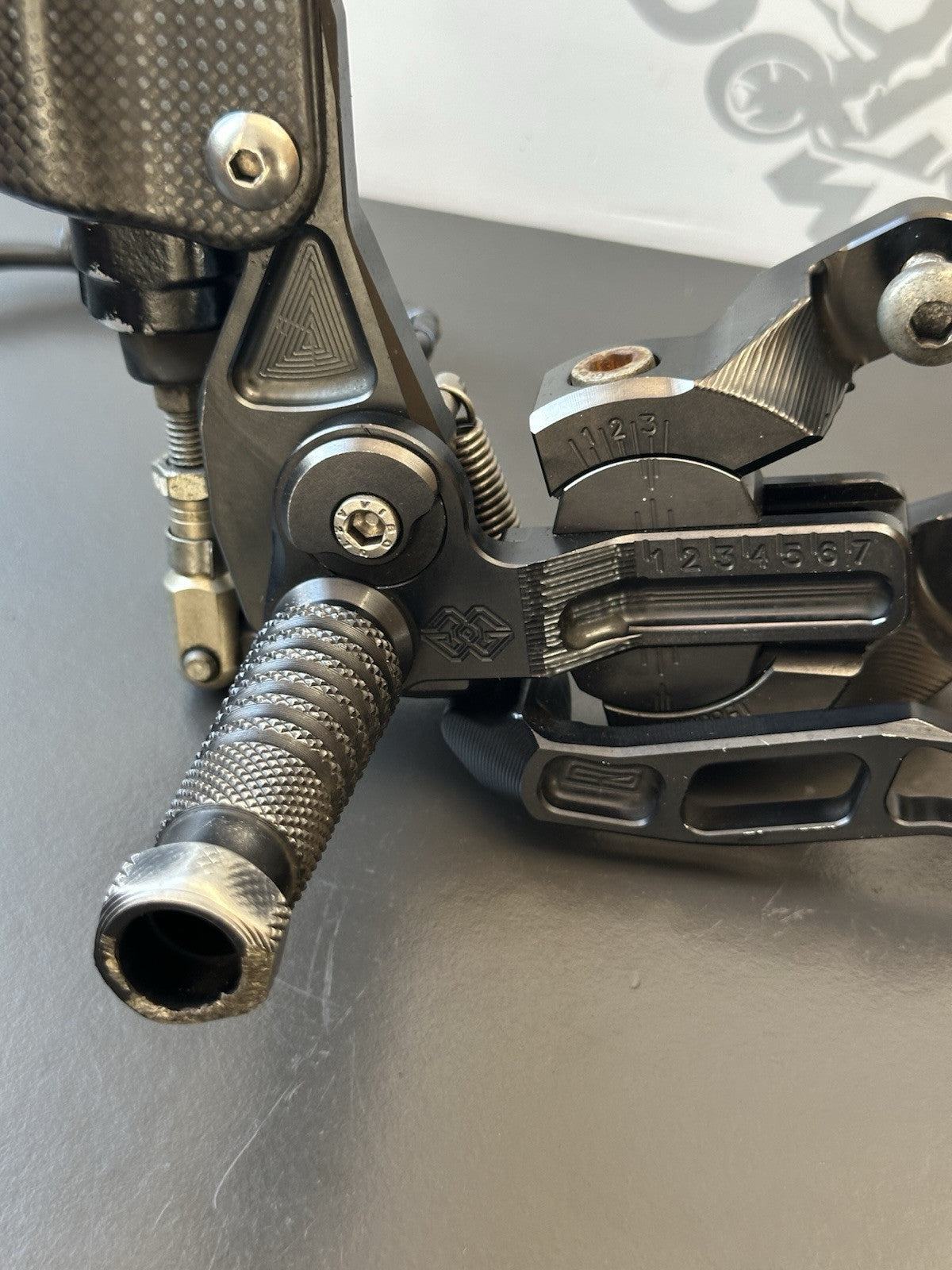 Suzuki GSXR1000 09-11 K9 L0 L1 Gilles VCR Black Adjustable RIGHT REARSET *ONLY*