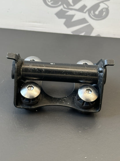 Suzuki GSXR 1000 Petrol fuel tank rear mount hinge bracket 09-16GSXR Bracket OEM