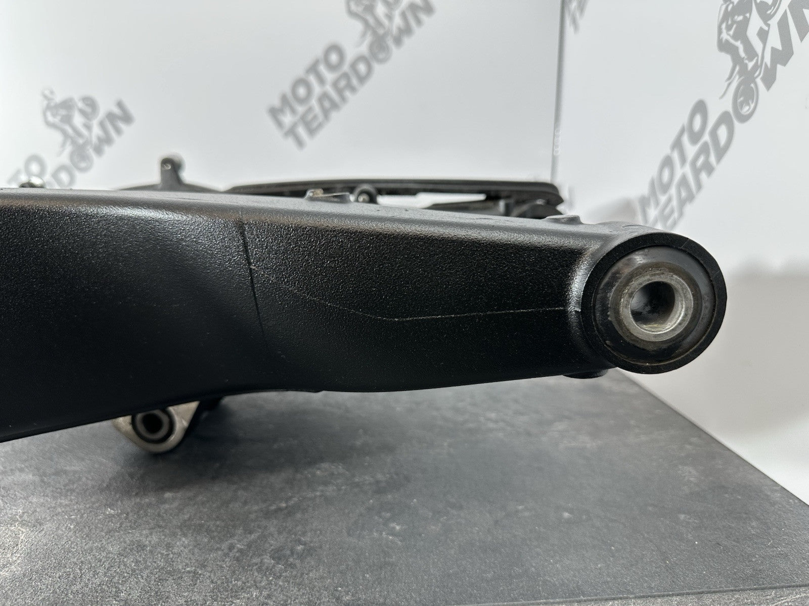 Triumph TIGER 900 GT PRO 2022 Swing Arm Swingarm 6337 Miles 2020-2023 OEM