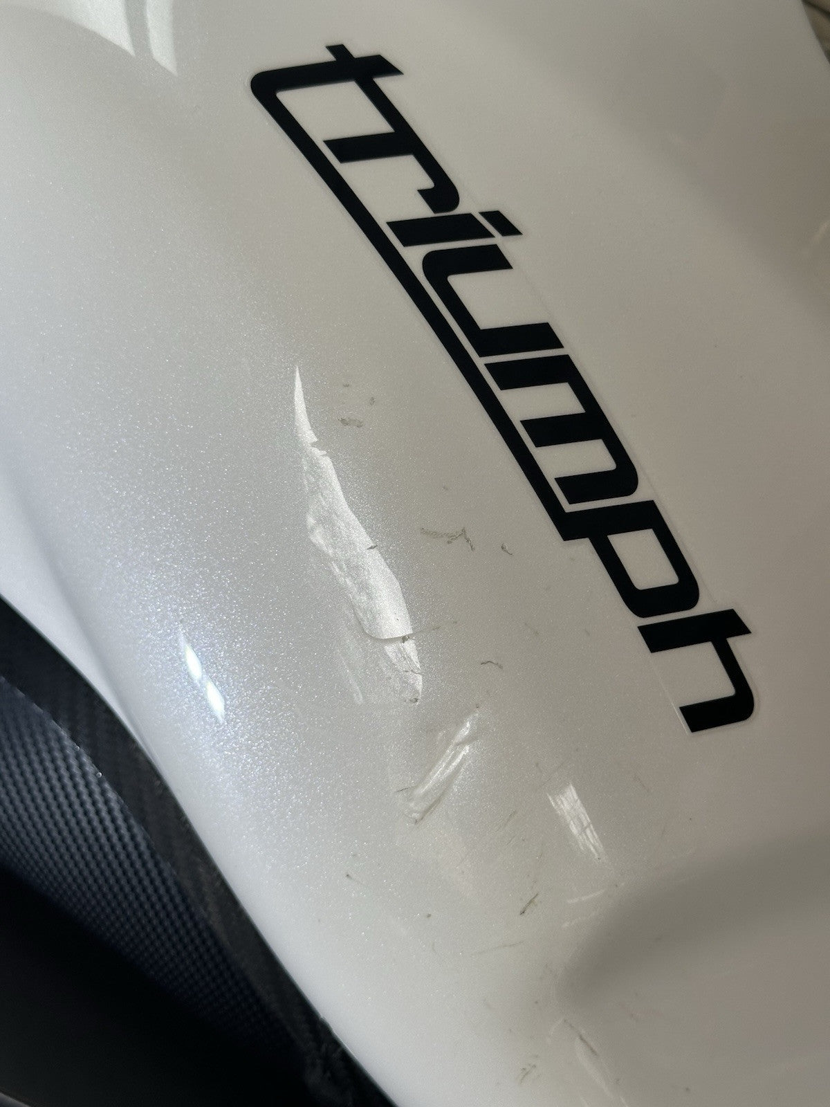 Triumph Speed Triple 1050 petrol Tank fuel tank 2011-2015 1050 Fuel Tank UKONLY