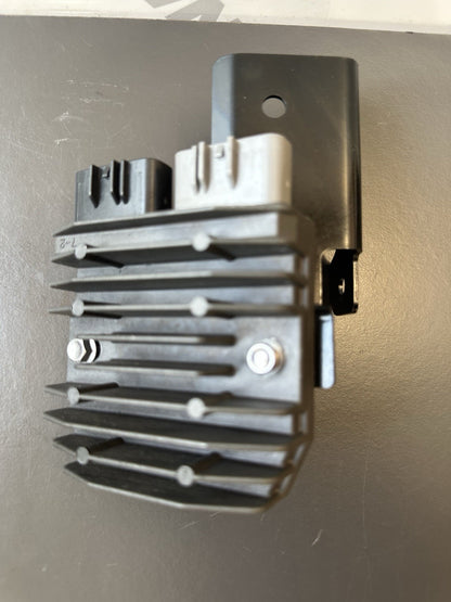 TRIUMPH SPEED TRIPLE 1050 Regulator Recitfier 2011 - 2015 1050 Regulator OEM