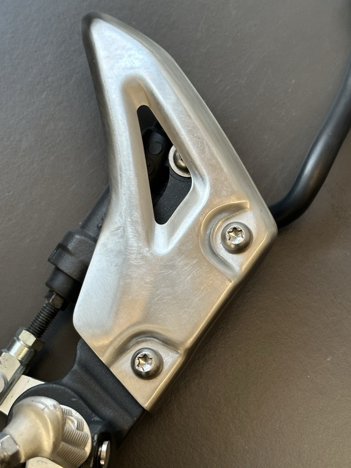 TRIUMPH SPEED TRIPLE 1050 FRONT RIGHT FOOTREST 2011-2015 Right Foot Assembly