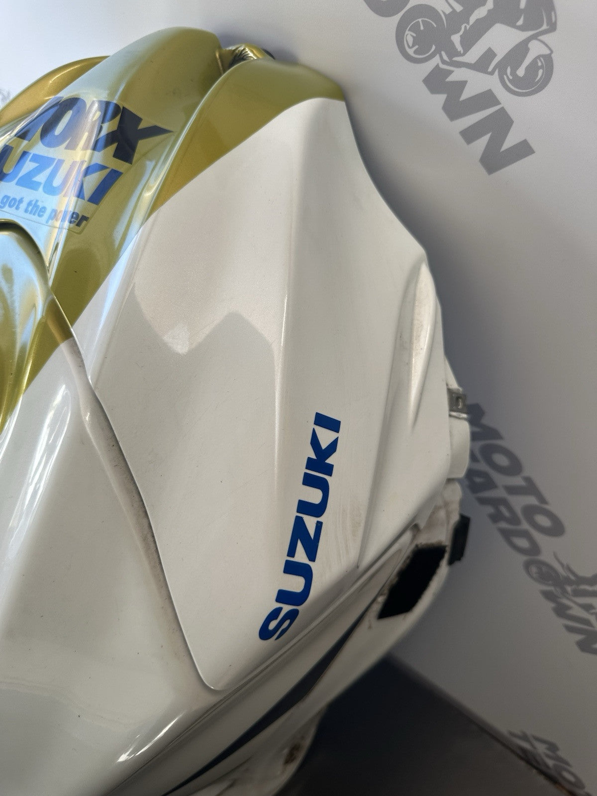 Suzuki GSXR 1000 Fuel Tank Petrol Tank 2009-2016 OEM 2010 GSXR 1000 *DAMAGED*