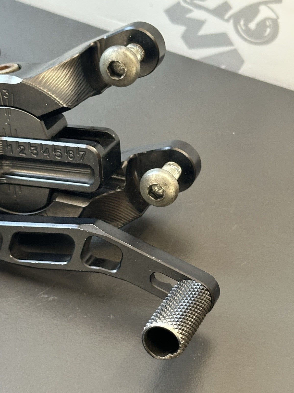 Suzuki GSXR1000 09-11 K9 L0 L1 Gilles VCR Black Adjustable RIGHT REARSET *ONLY*