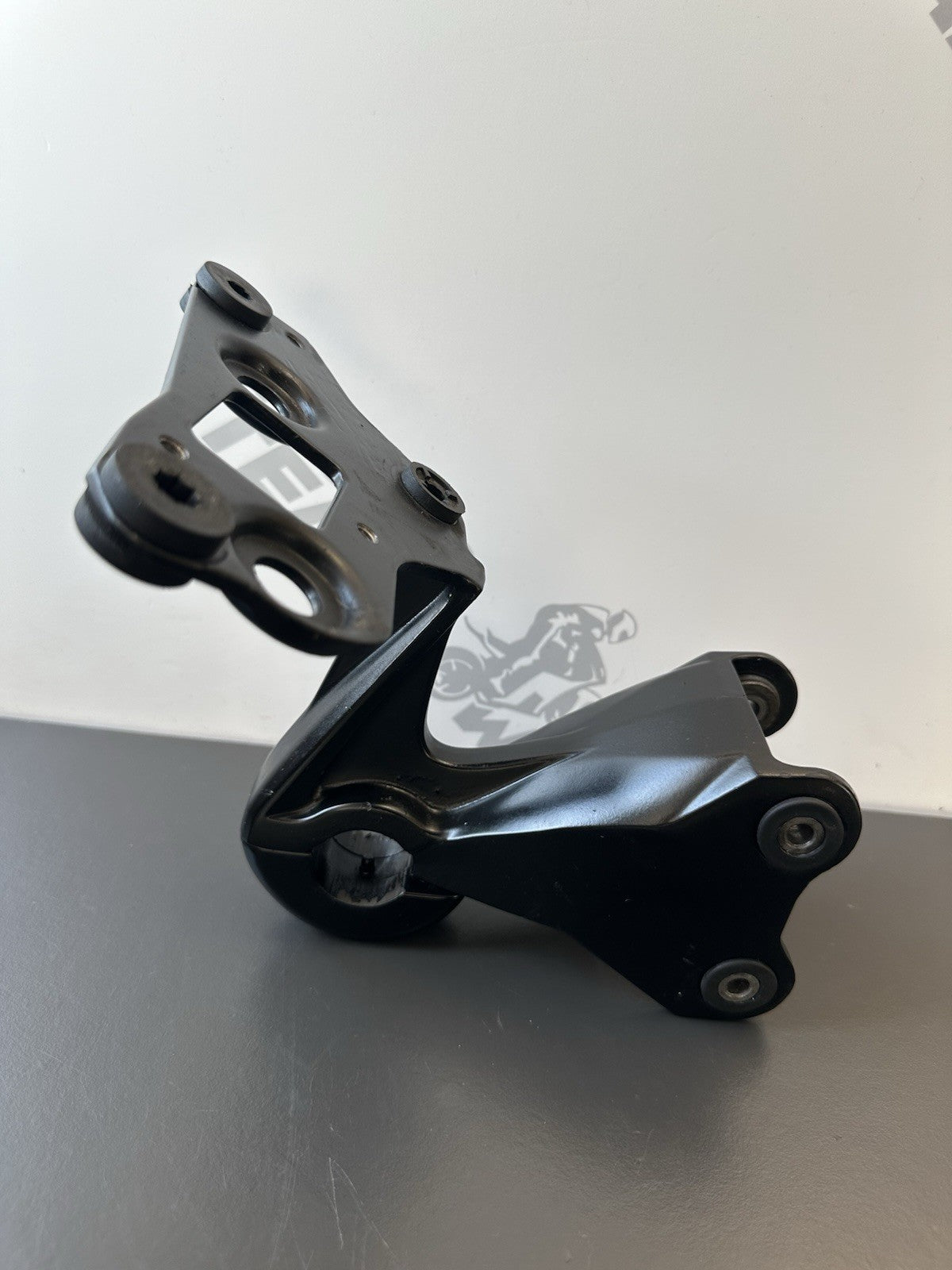 TRIUMPH SPEED TRIPLE 1050 Front Subframe speedo bracket headlight mount 2700717