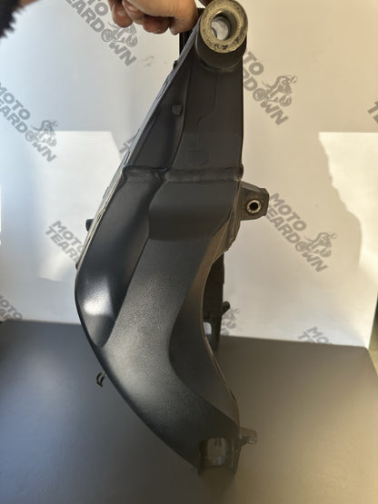 SUZUKI GSXR 1000 SWINGARM 2009 To 2016 K9 / L6 SWINGARM *BLUE* GSXR SWINGARM OEM