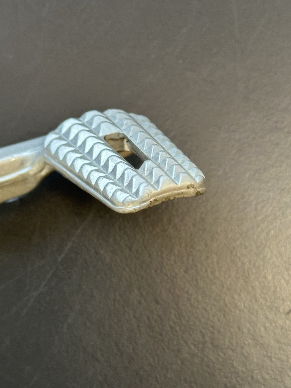 TRIUMPH SPEED TRIPLE 1050 FRONT RIGHT FOOTREST 2011-2015 Right Foot Assembly