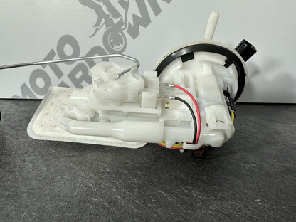 Yamaha R125 R 125 2024 Fuel Pump Petrol Pump Sender 6890 Miles 2023-2025 UK ONLY