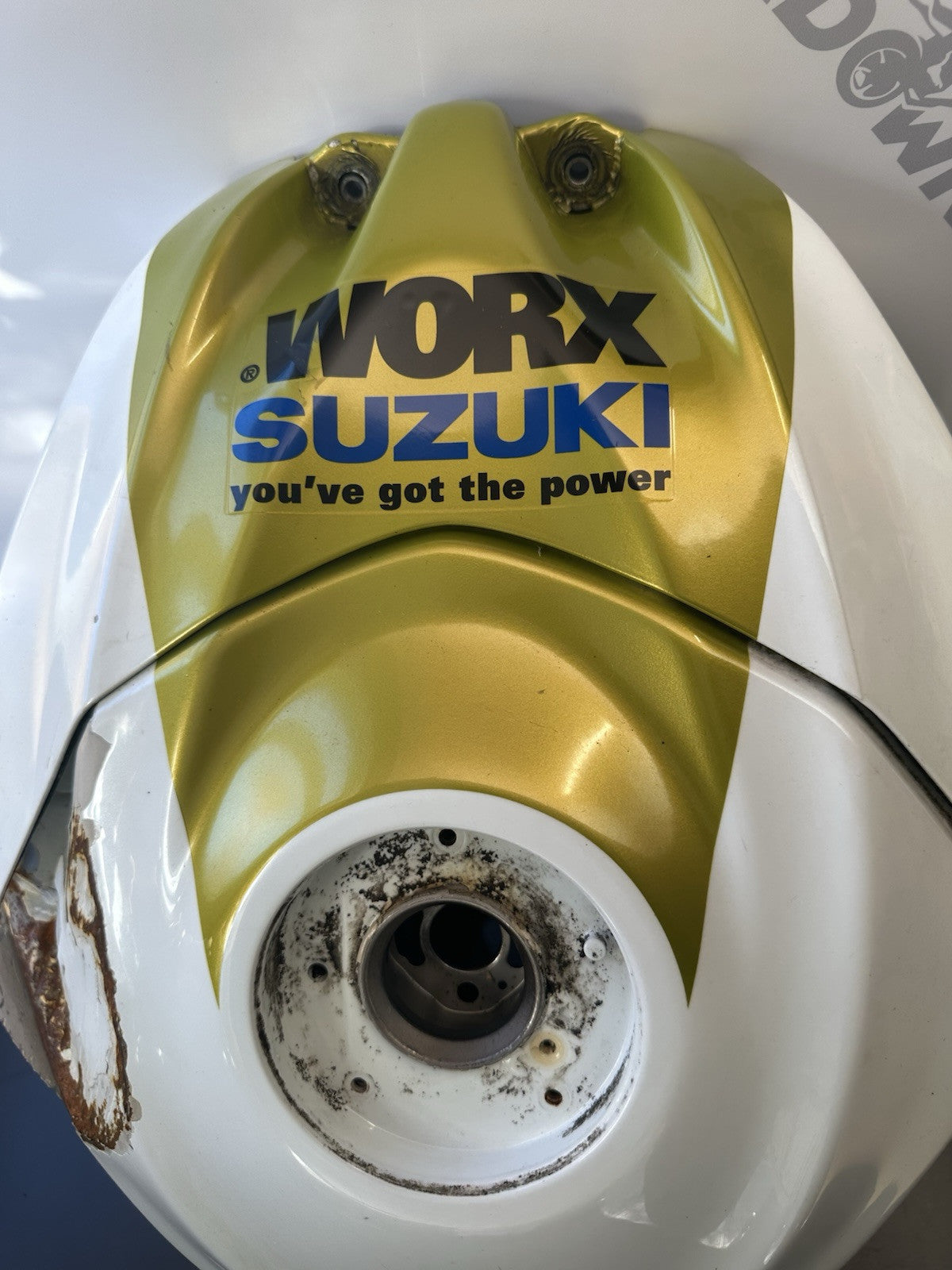 Suzuki GSXR 1000 Fuel Tank Petrol Tank 2009-2016 OEM 2010 GSXR 1000 *DAMAGED*