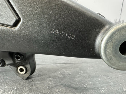Yamaha R125 R 125 2024 Swingarm Swinging Arm 6890 Miles 2023-2025 OEM